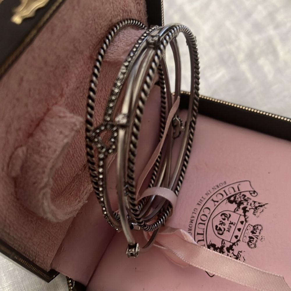 Elegant Silver Bangle Set - Picture 3 of 3